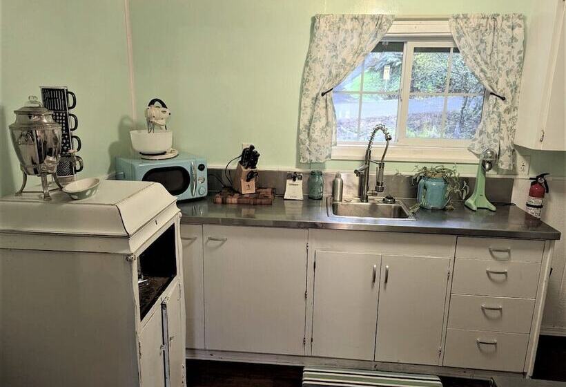 Siltcoos Station Retreats