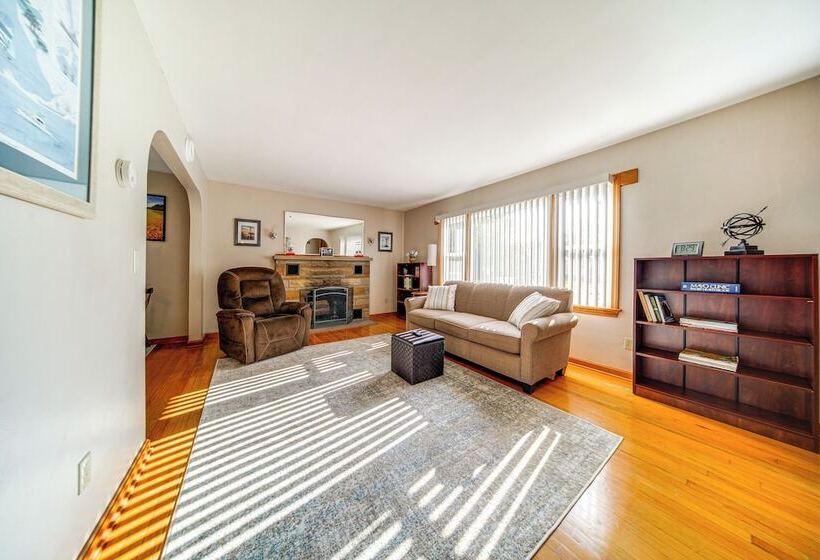 < 1 Mi To Lake Erie: Ashtabula Hideaway!