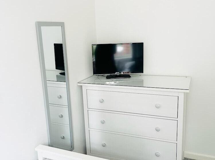 Bungalow Stay In Morpeth Close To Transport Links