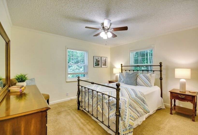 Charming Cottage   Near Wake Forest!