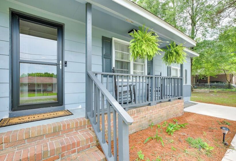 Cozy Mullins Retreat W/ Backyard & Covered Porch!