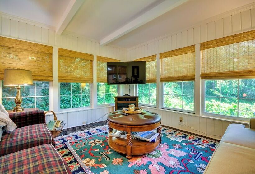 Cozy, Peaceful Cottage   Near Wake Forest!