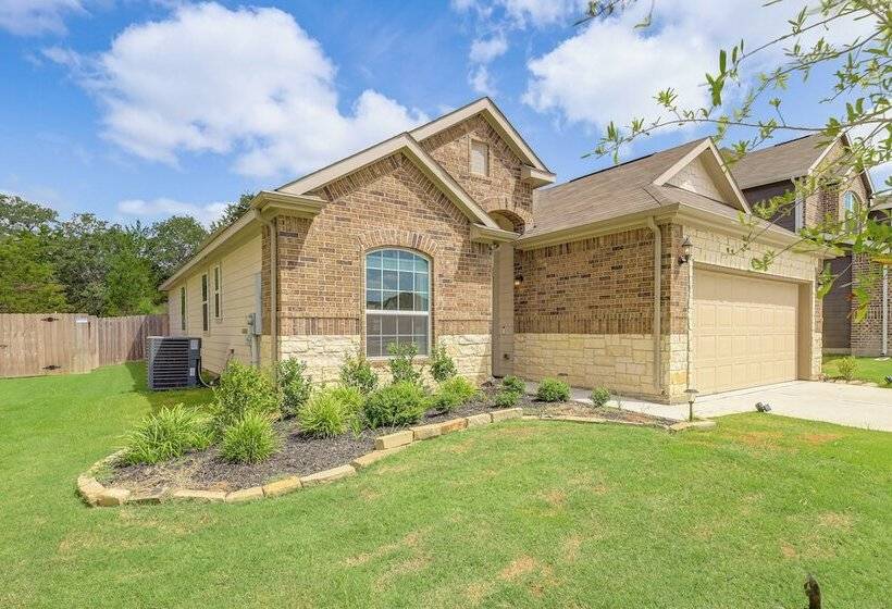Walk To Brazos County Expo: Elegant Home W/ Grill!