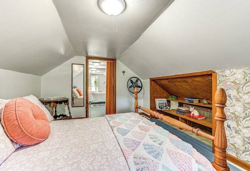 Family Fancy Gap Cottage W/ Deck   Pets Welcome!