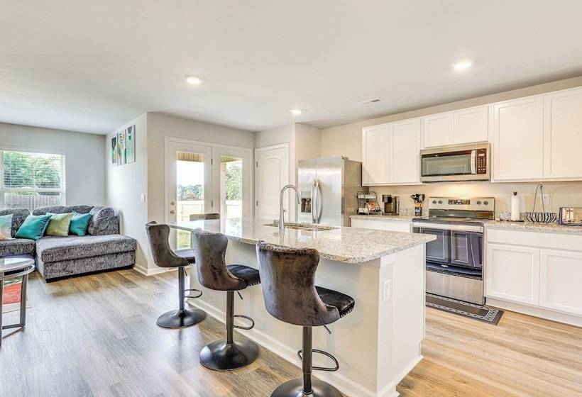 Family Friendly Triana Home Near Redstone Arsenal!