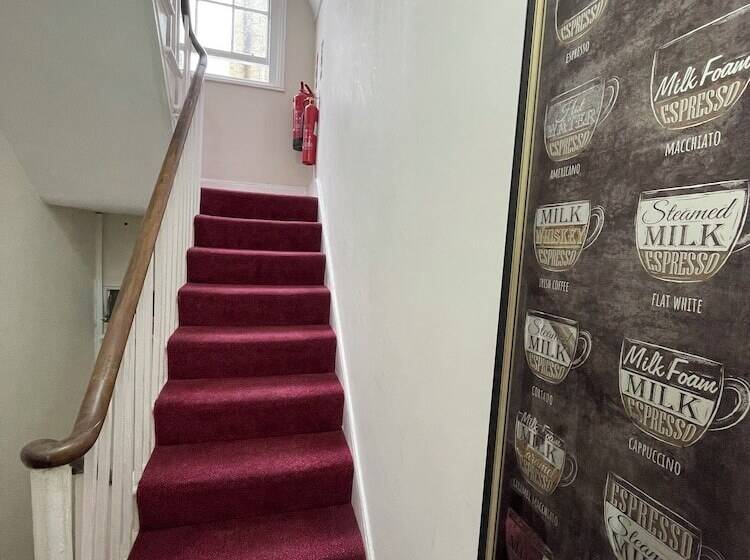 هتل Oban Victoria