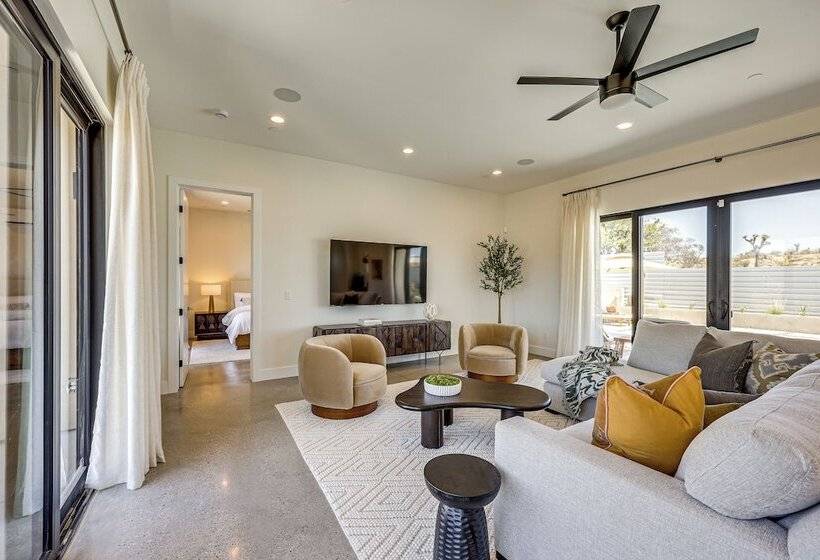 ~ 10 Mi To Joshua Tree: Luxe Yucca Valley Home