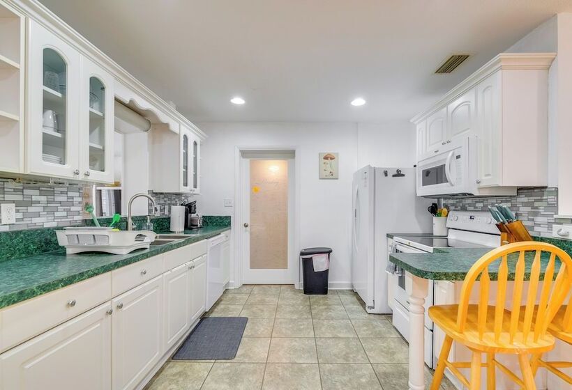 Ocala Retreat W/ Pool, Grill & Yard   Pets Welcome