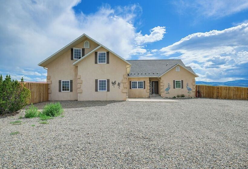 Pet Friendly Monte Vista Home W/ Game Room!