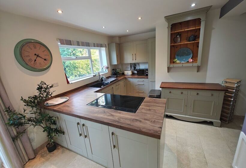 레지던스 King Arthur S Rest   Sleeps 10, Hot Tub & Garden