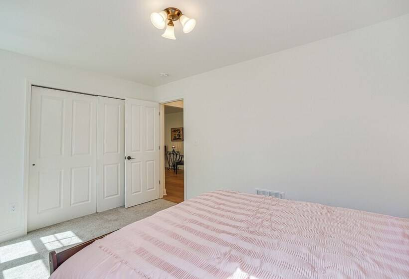 Saratoga Lake Retreat < 5 Mi To Horse Races & Golf