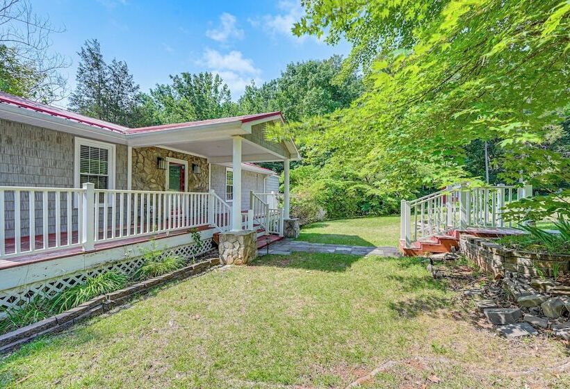 Smith Mountain Lake Cottage W/ Dock + Fire Pit!