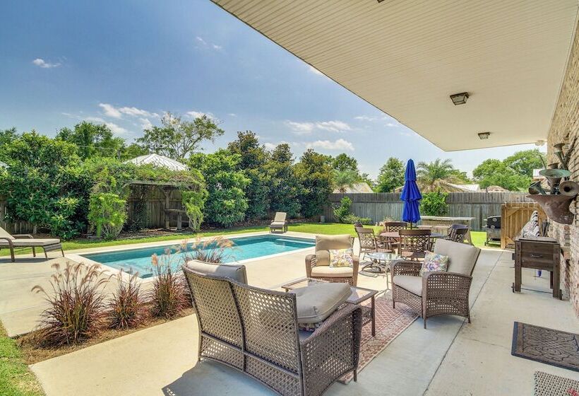 Spacious Bay St Louis Home   1/2 Mi To Old Town!