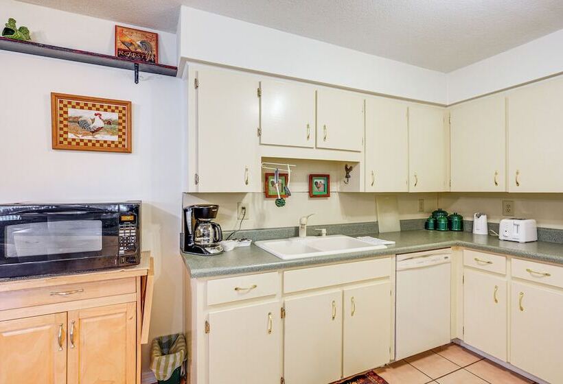 Welcoming Bartow Home Near Family Attractions!