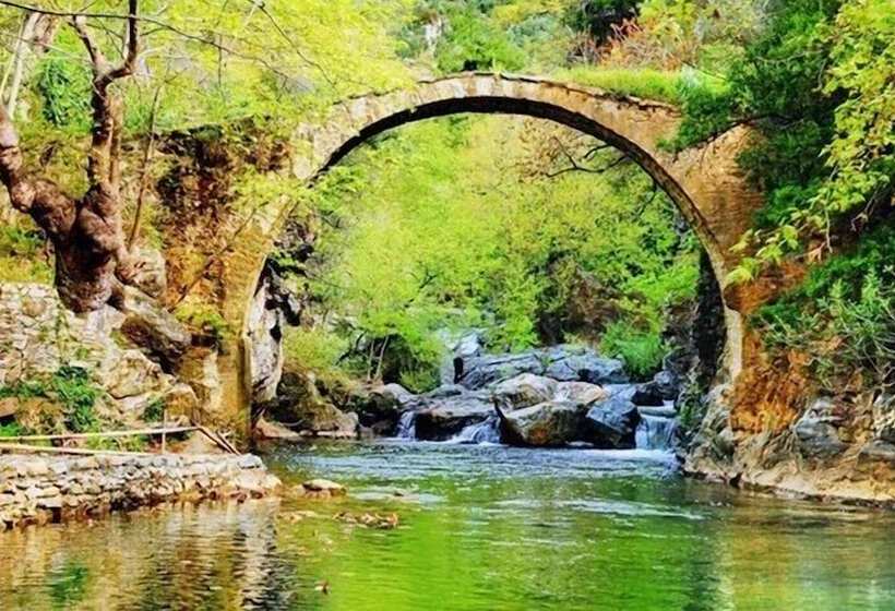 تختخواب و صبحانه Gargaron Beach