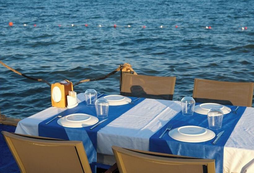 تختخواب و صبحانه Gargaron Beach