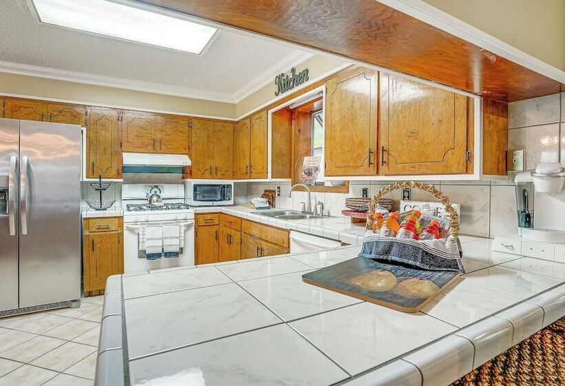 Charming Simsboro Retreat On 5 Acres W/ Patio!