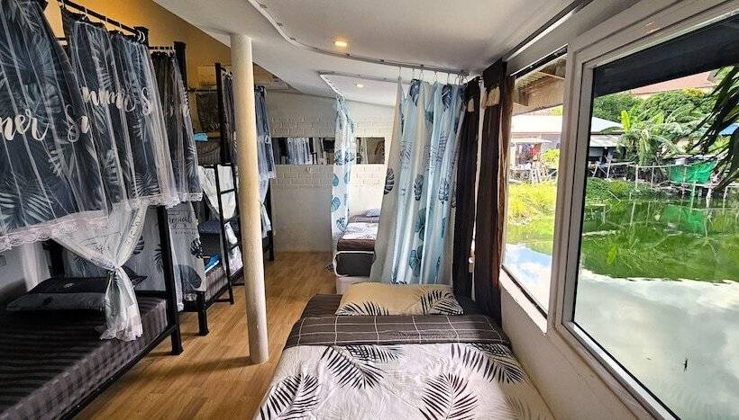 Hideout Hostel