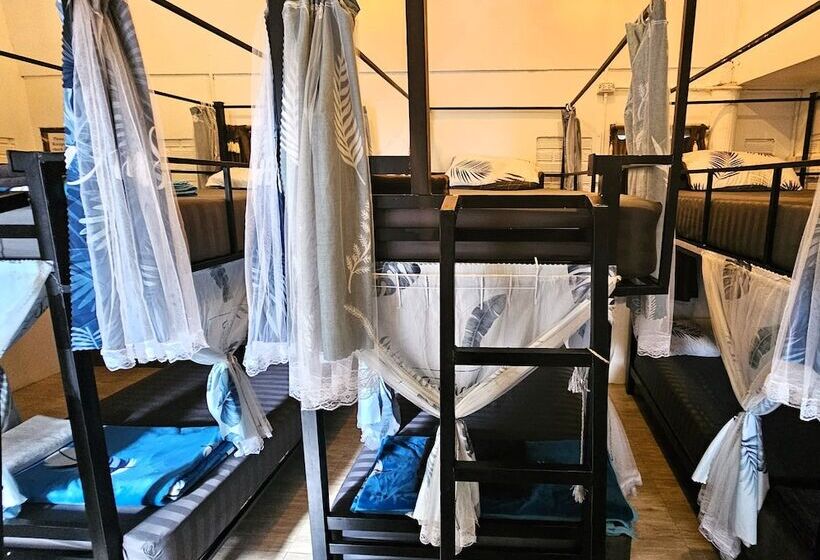 Hideout Hostel