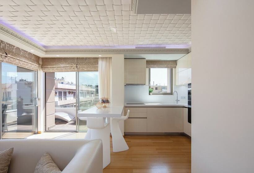 هتل Demani President Suites