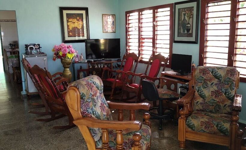 پانسیون Hostal Aida Y Miguel