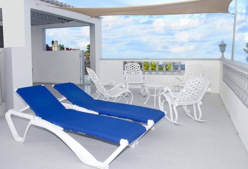 پانسیون Hostal Ciro Y Lourdes