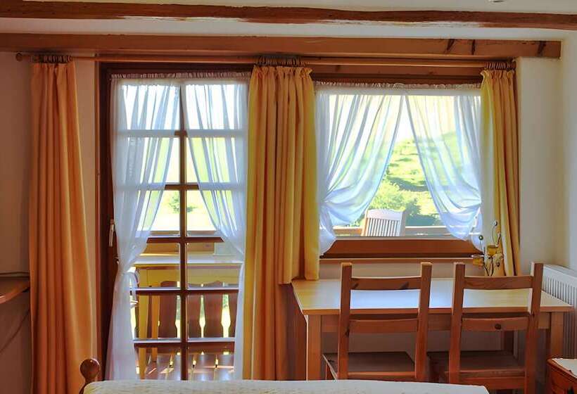 펜션 Room In Guest Room   Double Room Linden Blossom