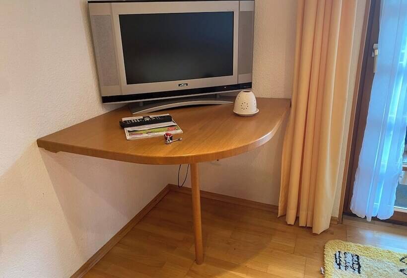 펜션 Room In Guest Room   Double Room Linden Blossom