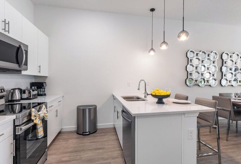 Radiant Realm   Avantstay 30mins To Disney + Private Pool