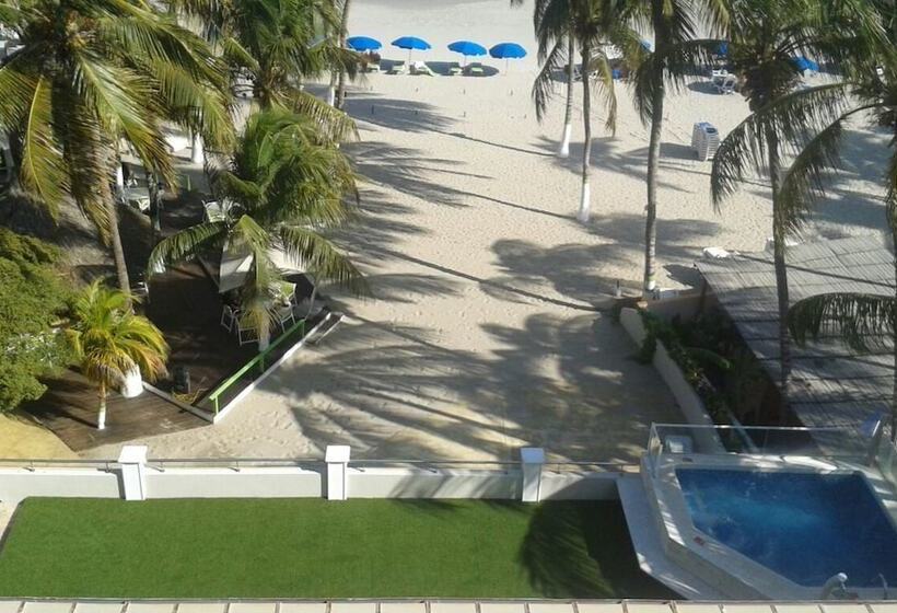 هتل Yaque Beach