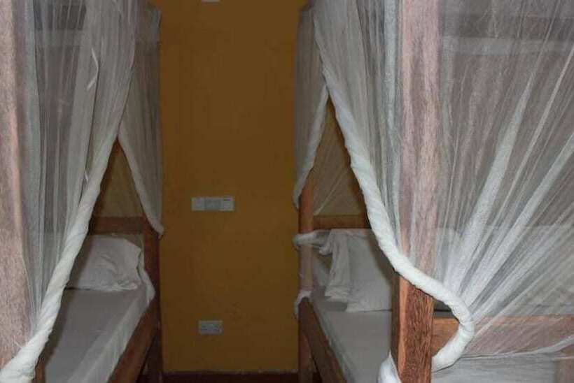 مبيت وإفطار Mpole Bungalows