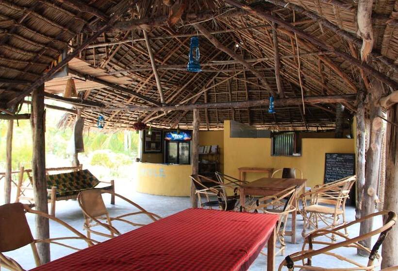 مبيت وإفطار Mpole Bungalows