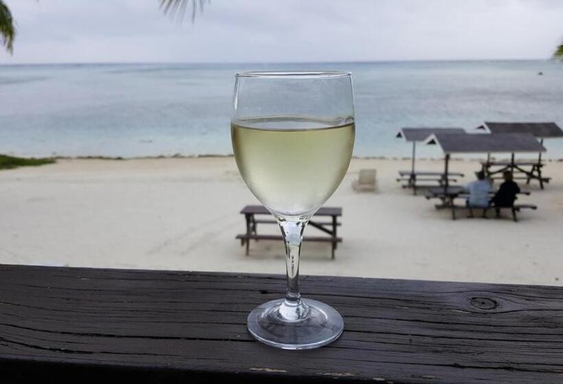 تختخواب و صبحانه Paradise Cove Lodge