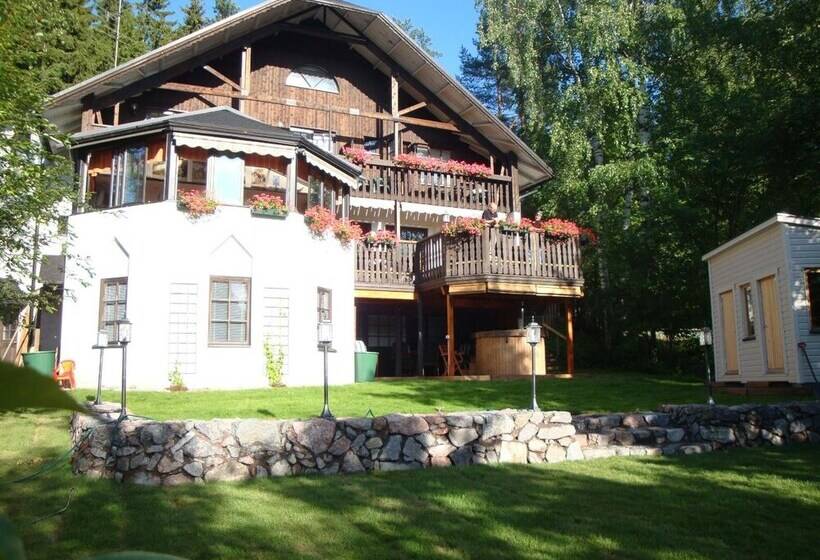 Cronin S Guesthouse Bed & Breakfast