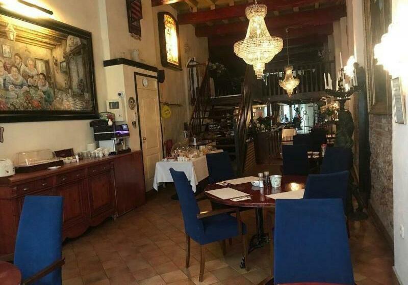 هتل De Gulden Waagen