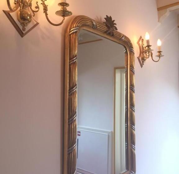 هتل De Gulden Waagen