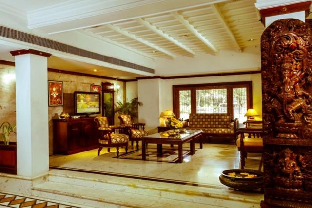 هتل Krishna Inn