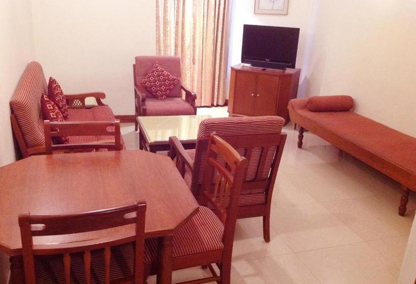 هتل Krishna Inn