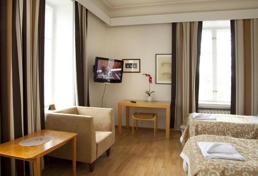 فندق Li Ravintola Mäntän Klubi