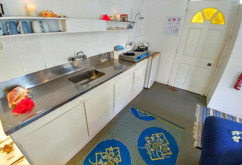 هتل Matriki Beach Huts