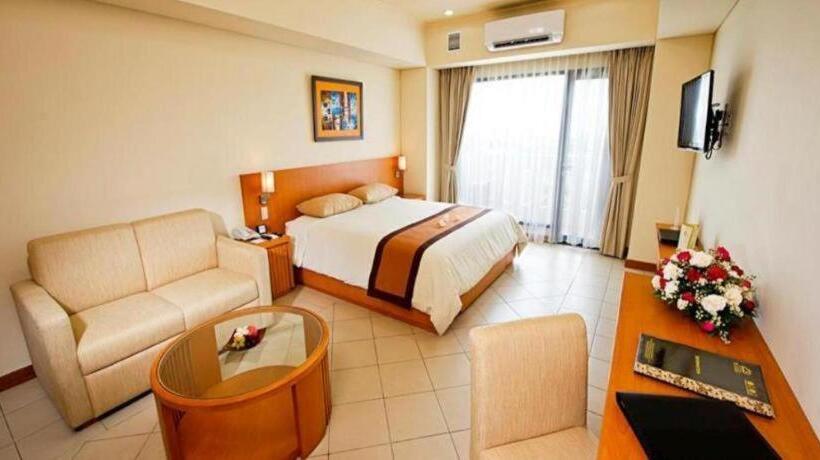 هتل Puri Kiic Golf View