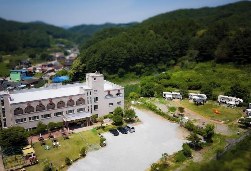 בית מלון כפרי Hongcheon Resortel