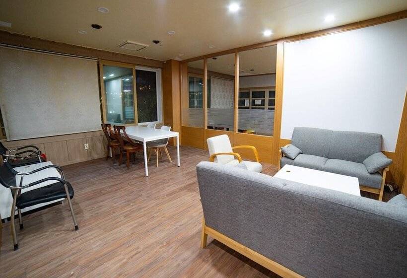 בית מלון כפרי Hongcheon Resortel