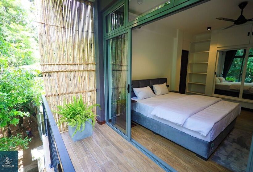 פנסיון Forest Face Lodge