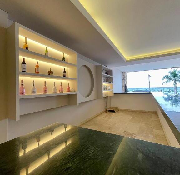 هتل Provenza Coveñas