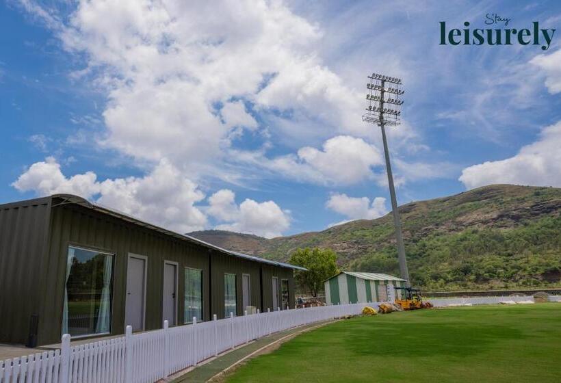 בית מלון כפרי Stay Leisurely   Pavilion By The Hills, Lonavala   Stadium View Rooms