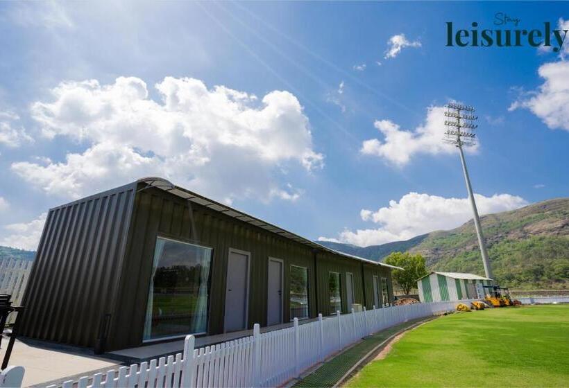 בית מלון כפרי Stay Leisurely   Pavilion By The Hills, Lonavala   Stadium View Rooms