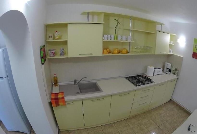 بنسيون Vila Alexia