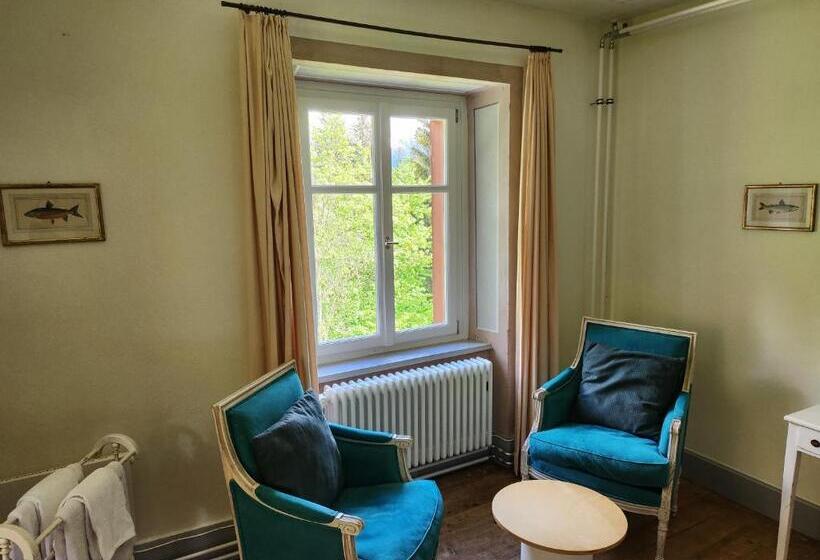 ユースホステル Gasthaus Crestasee