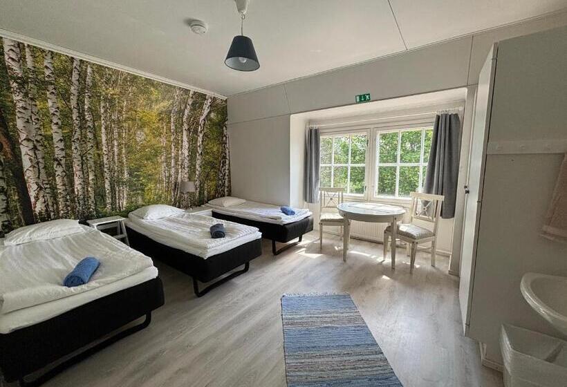 旅馆 Kirjais Skola